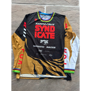 Santa Cruz Syndicate jersey signed by Steve Peat